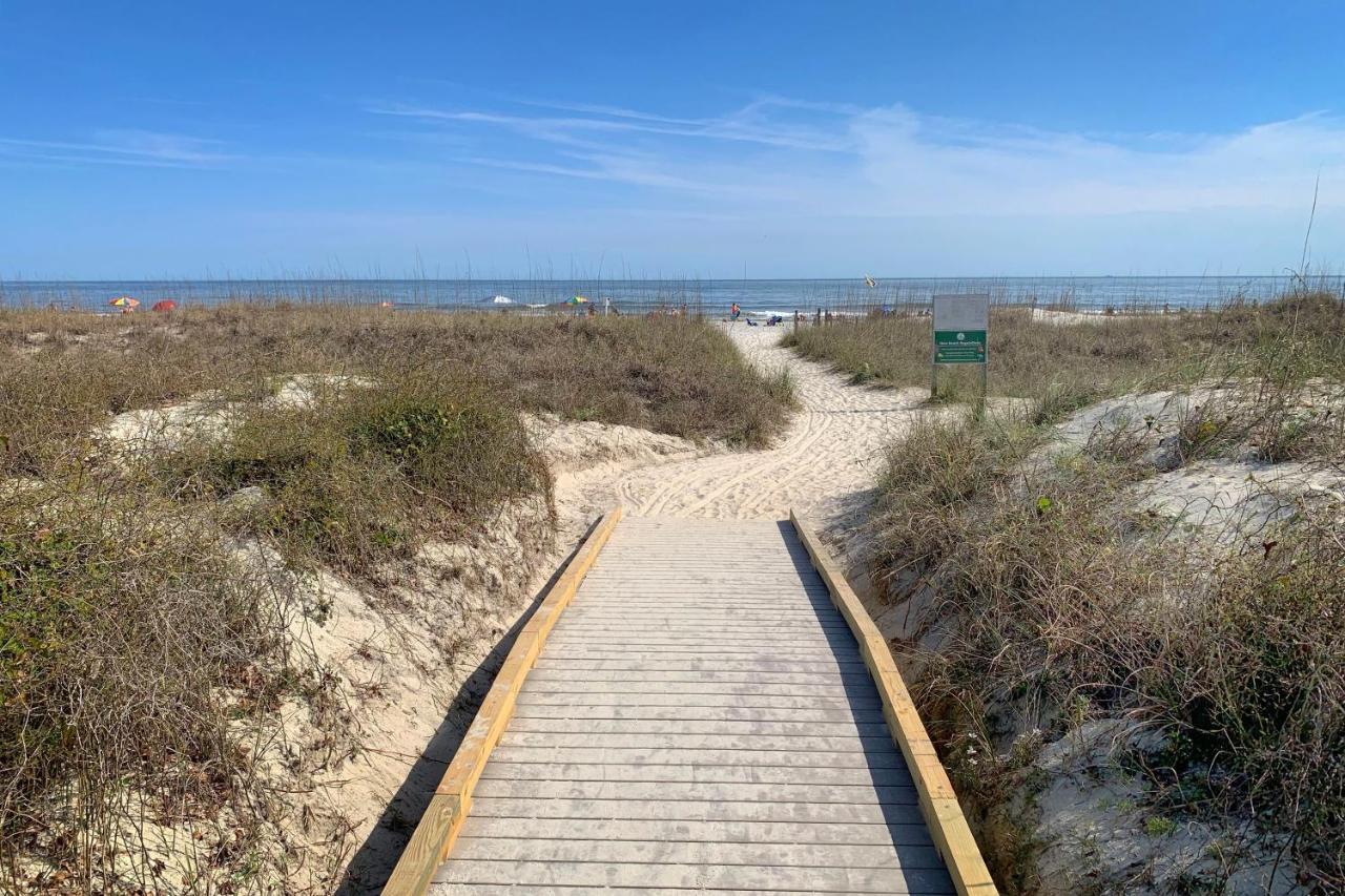 Nothing But Ocean In Forest Beach Apartment Hilton Head Island Exterior photo