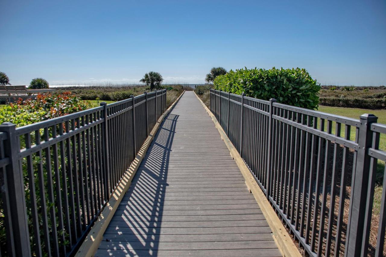 Nothing But Ocean In Forest Beach Apartment Hilton Head Island Exterior photo