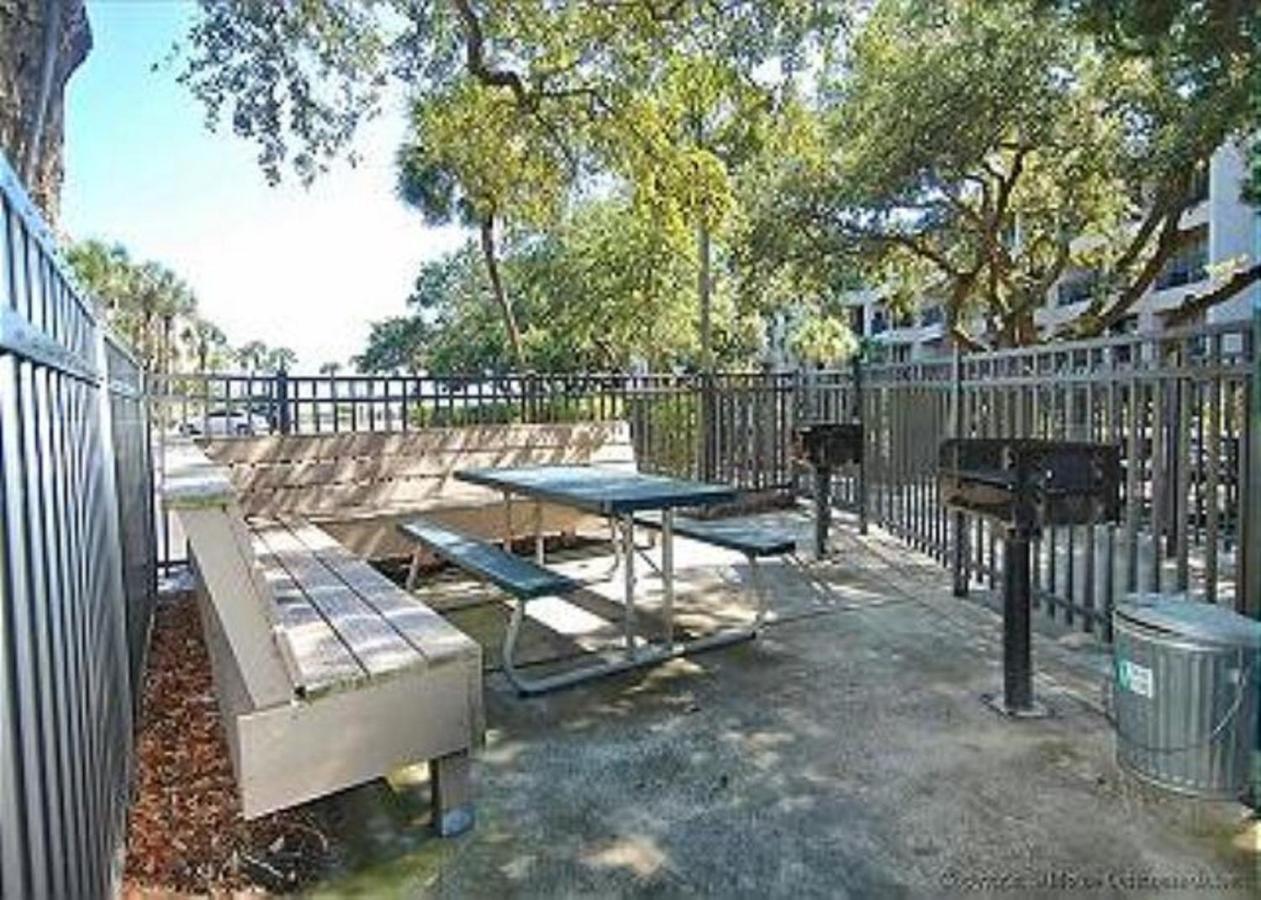 Nothing But Ocean In Forest Beach Apartment Hilton Head Island Exterior photo